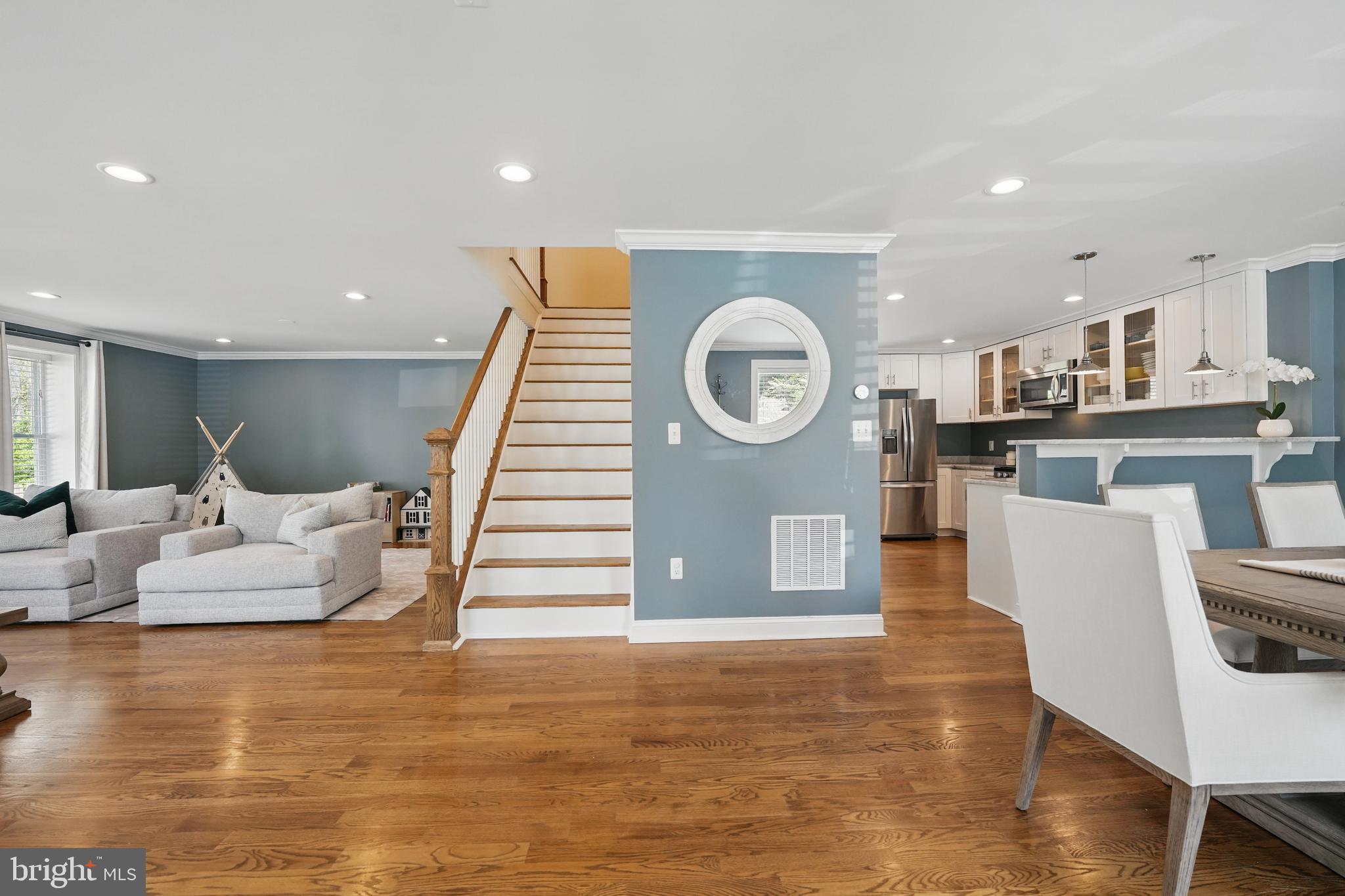 6930 27th Road North Arlington, VA 22213 - Photo 4 of 51 a living room with furniture and a fireplace
