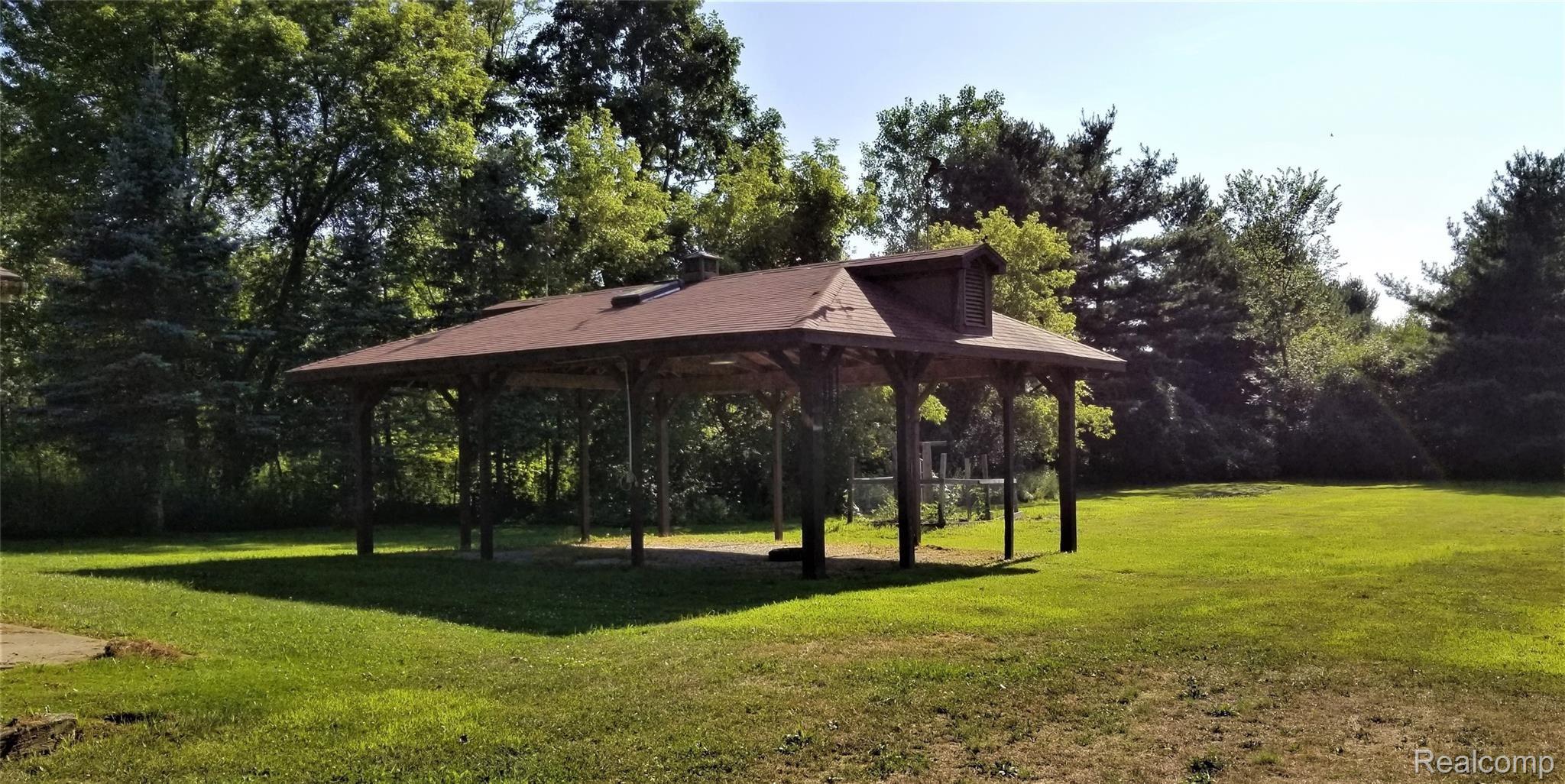 4260 Belsay Road Burton, MI 48519 - Photo 13 of 28 20190805_173717.jpg