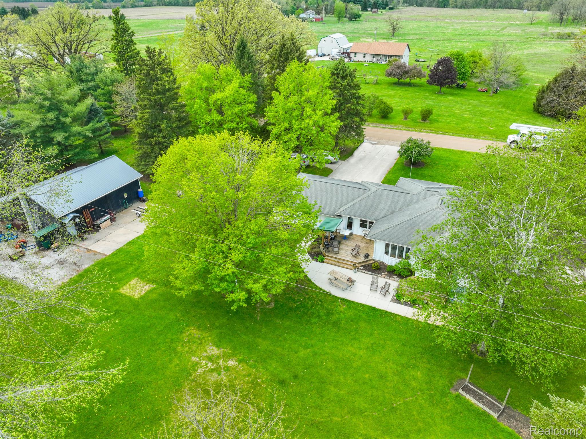6841 Layton Road Fowlerville, MI 48836 - Photo 32 of 36 Gallery Image 32