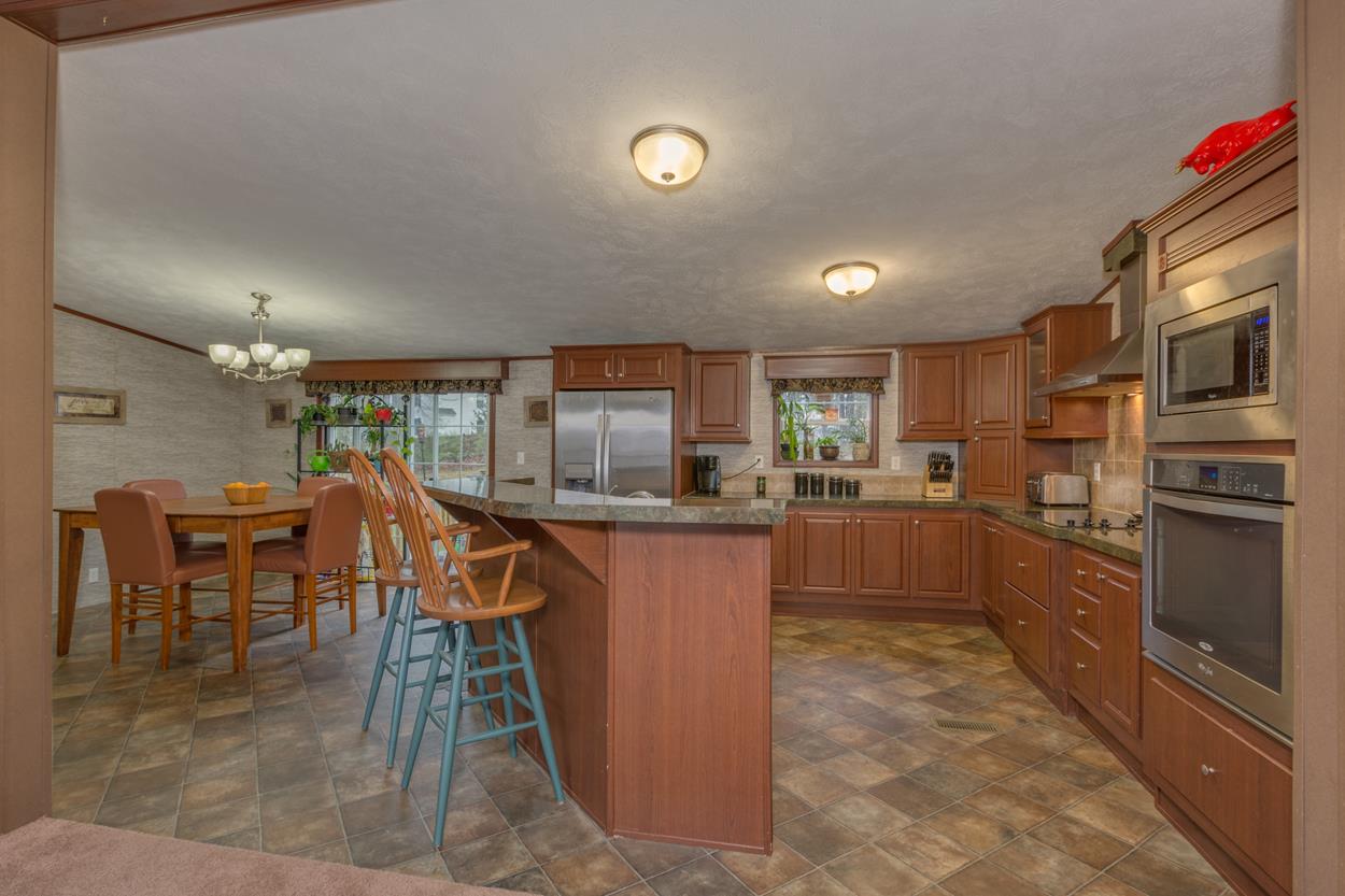 269 Island Pond Road Derry, NH 03038 - Photo 2 of 32