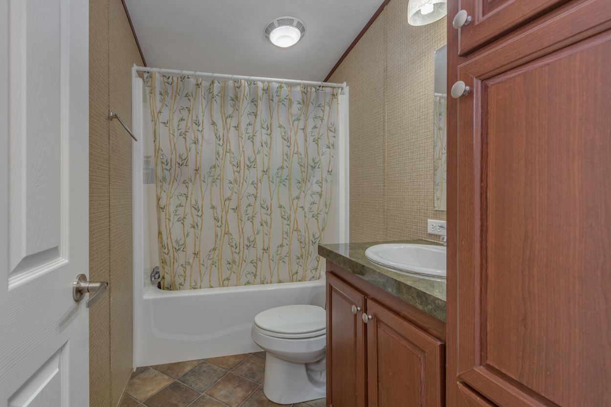 269 Island Pond Road Derry, NH 03038 - Photo 22 of 32