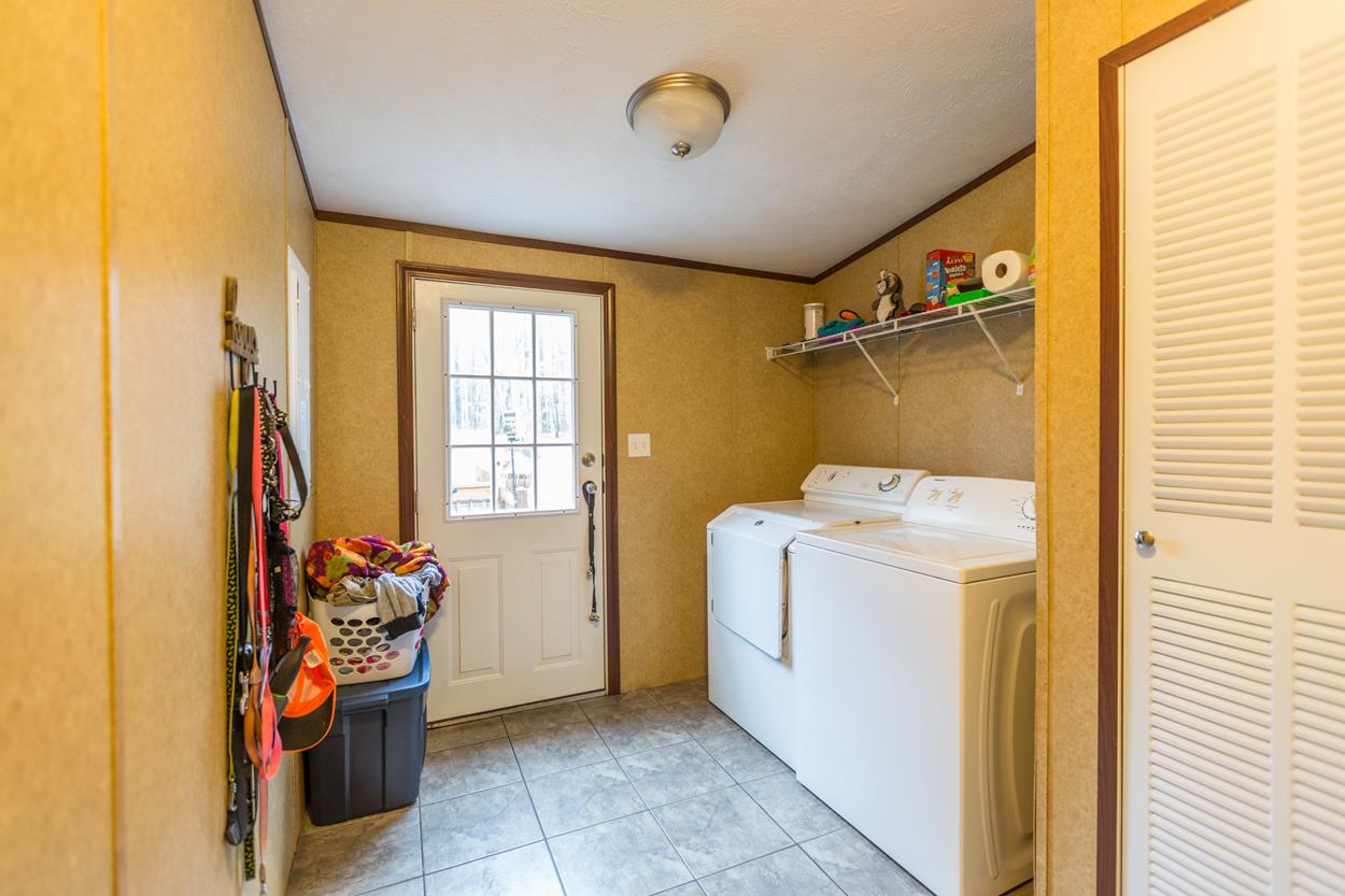 269 Island Pond Road Derry, NH 03038 - Photo 26 of 32