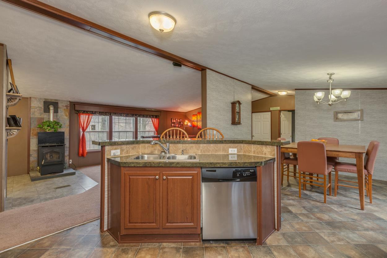 269 Island Pond Road Derry, NH 03038 - Photo 5 of 32