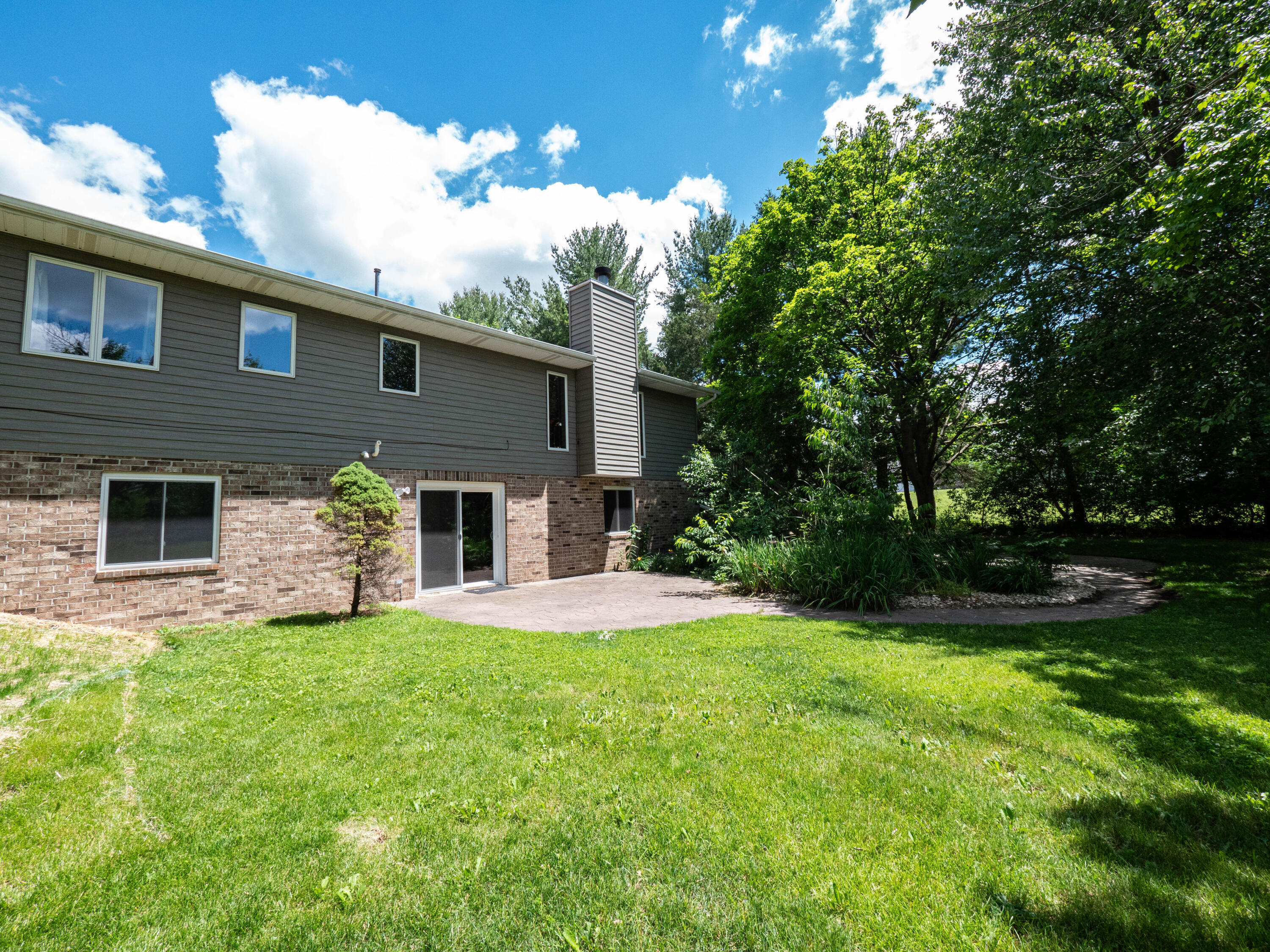 N6185 Country View Lane Concord, WI 53178 - Photo 4 of 28 Back