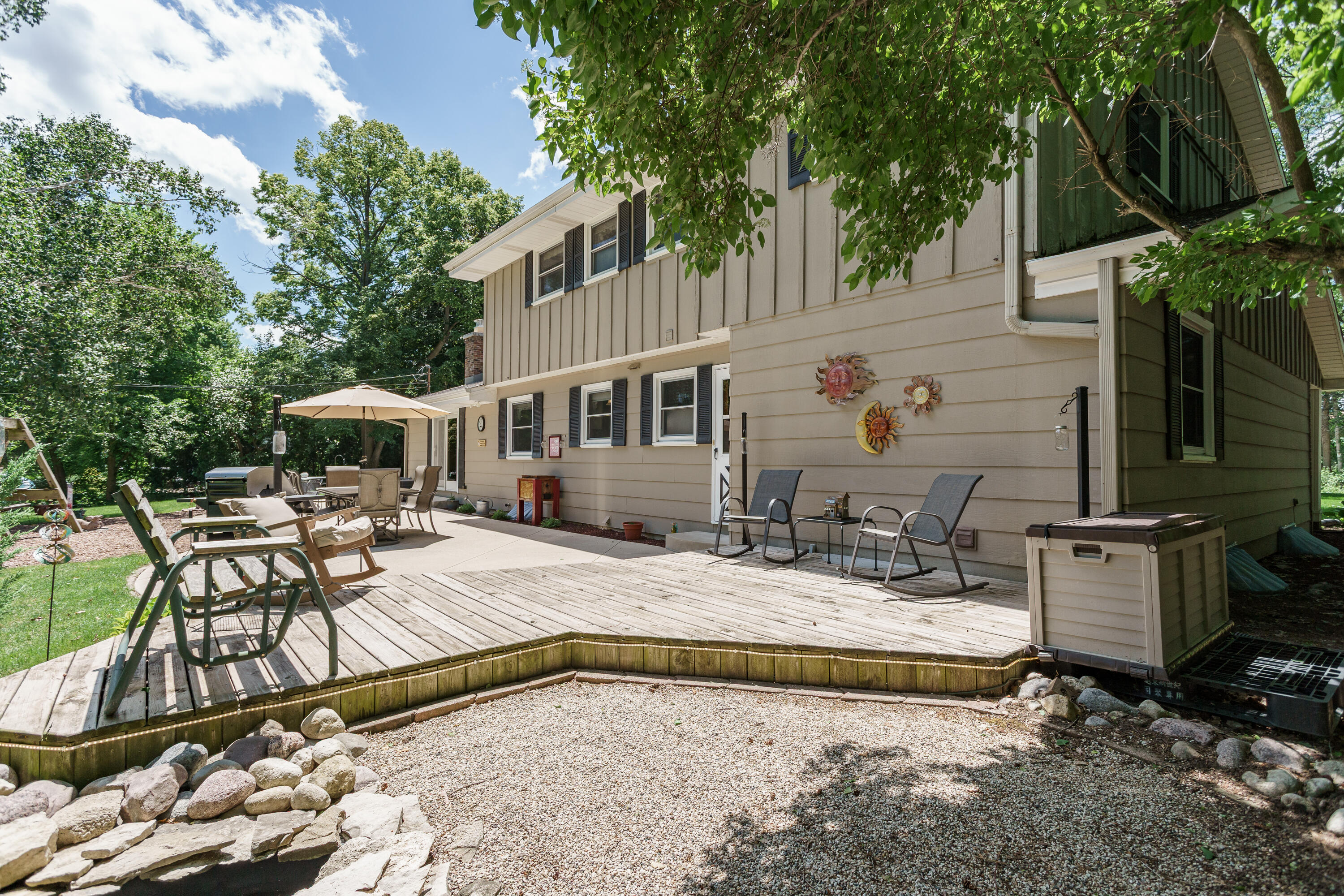 5600 South Kurtz Road Hales Corners, WI 53130 - Photo 4 of 59 21
