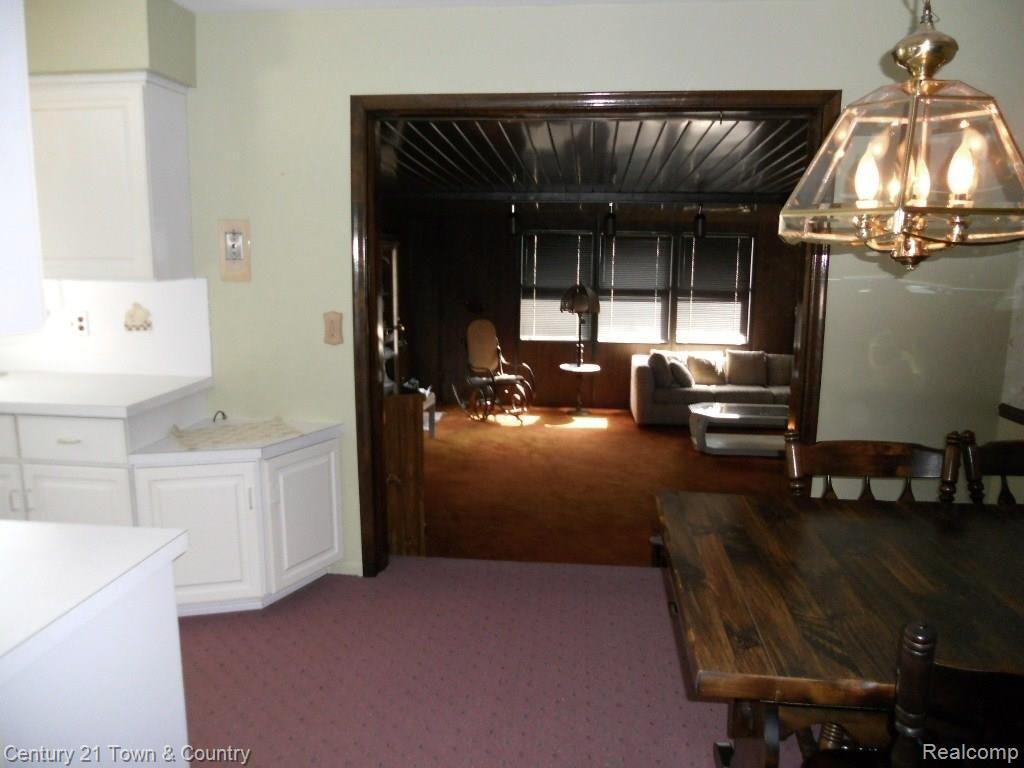 2406 Oakcrest Road Sterling Heights, MI 48310 - Photo 5 of 29 DSCN0971.jpg