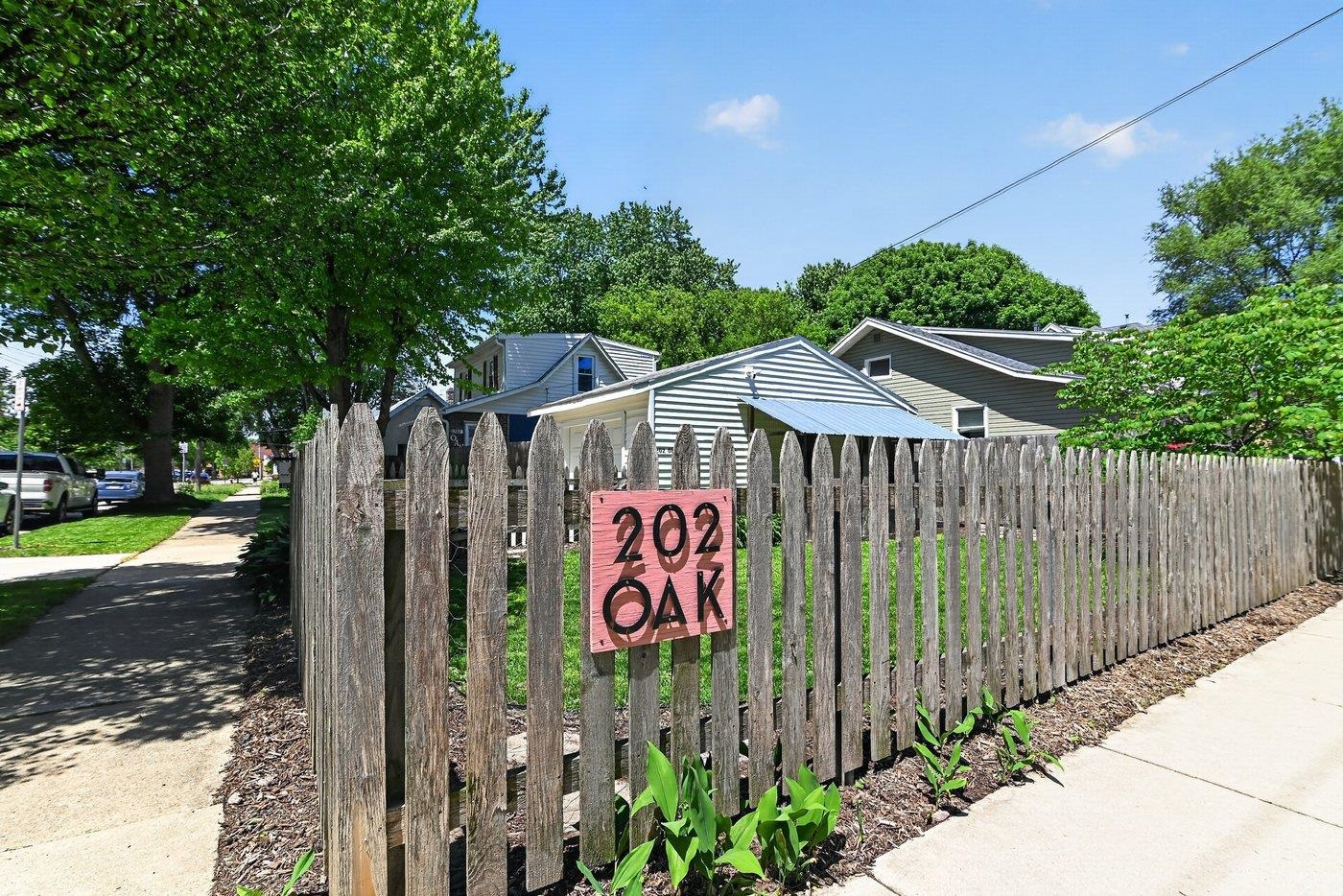 202 Oak Street Madison, WI 53704 - Photo 3 of 34