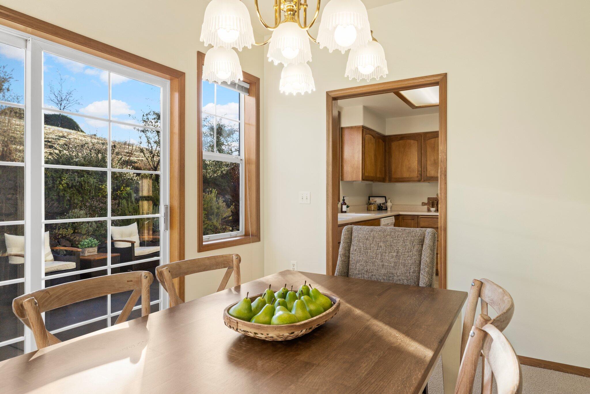 730 River Rock Road Ashland, OR 97520 - Photo 13 of 42 27-web-or-mls-WCI_9841