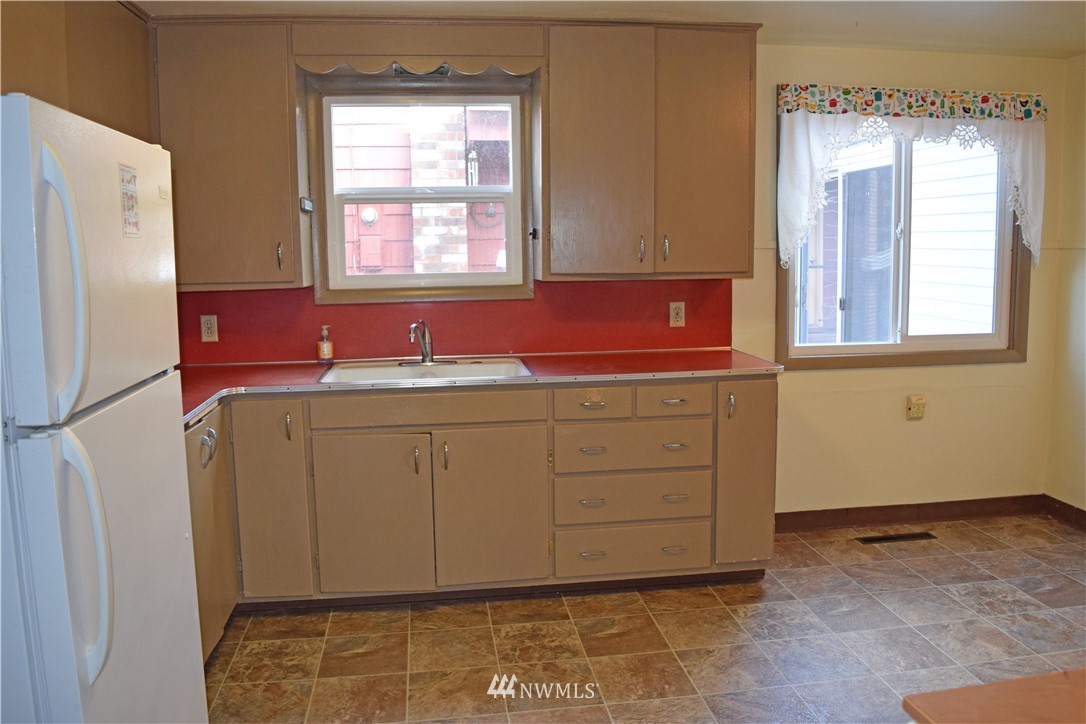 462 Southwest 14th Street Chehalis, WA 98532 - Photo 3 of 17 Gallery Image 3
