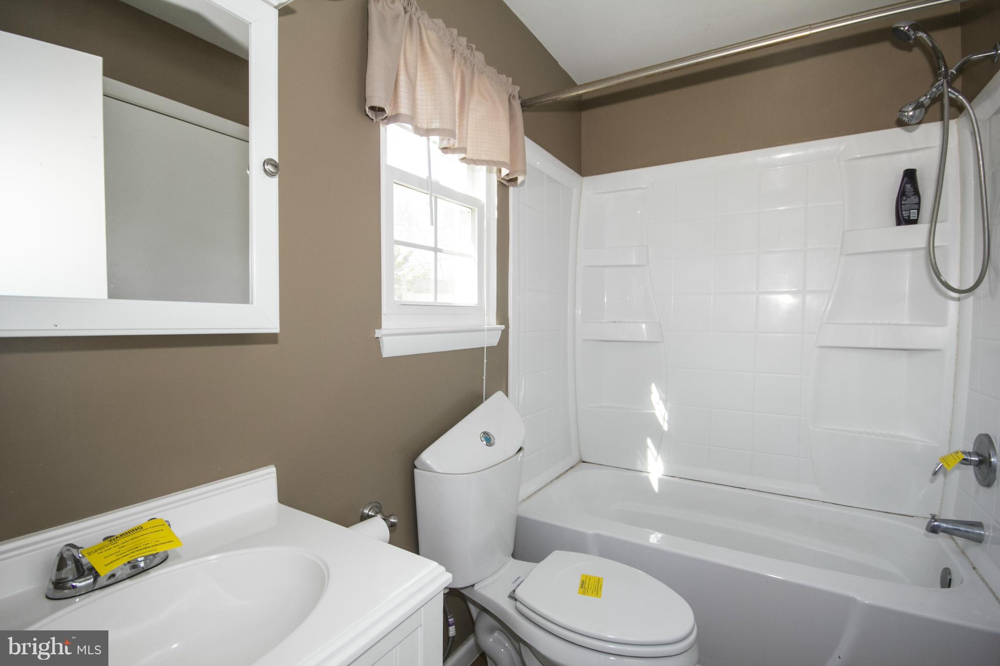 12916 Bogby Road Baltimore, MD 21220 - Photo 3 of 26 Bath