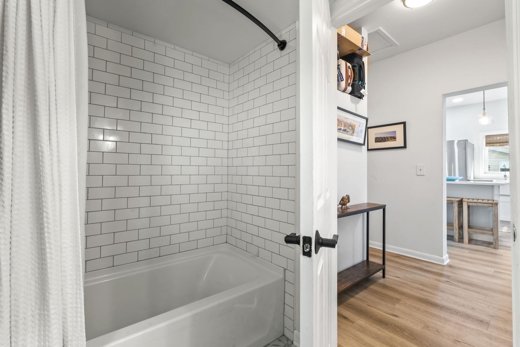 635 Madeore Street St. Augustine, FL 32084 - Photo 19 of 44 a bathroom with a bathtub