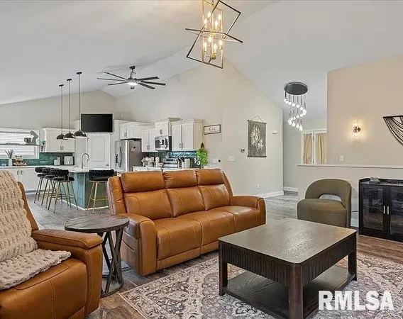 $575,000 | 3601 Peach Tree Drive, Springfield, IL 62711
