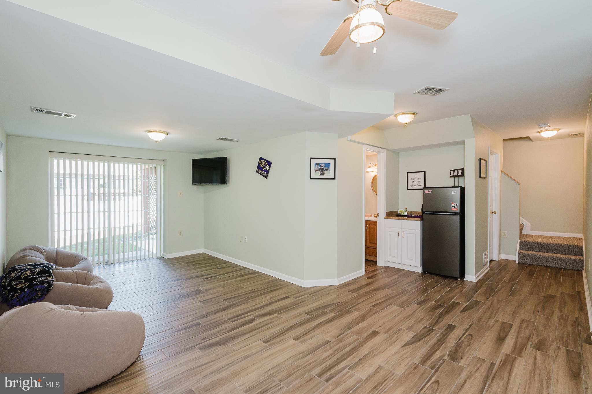 4 Kings Place Nottingham, MD 21236 - Photo 12 of 55 LL Family-Rec Room w/Bar