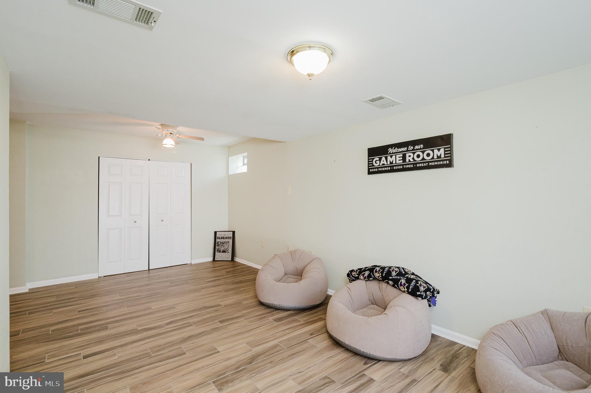 4 Kings Place Nottingham, MD 21236 - Photo 42 of 55 Spacious game room for endless fun.