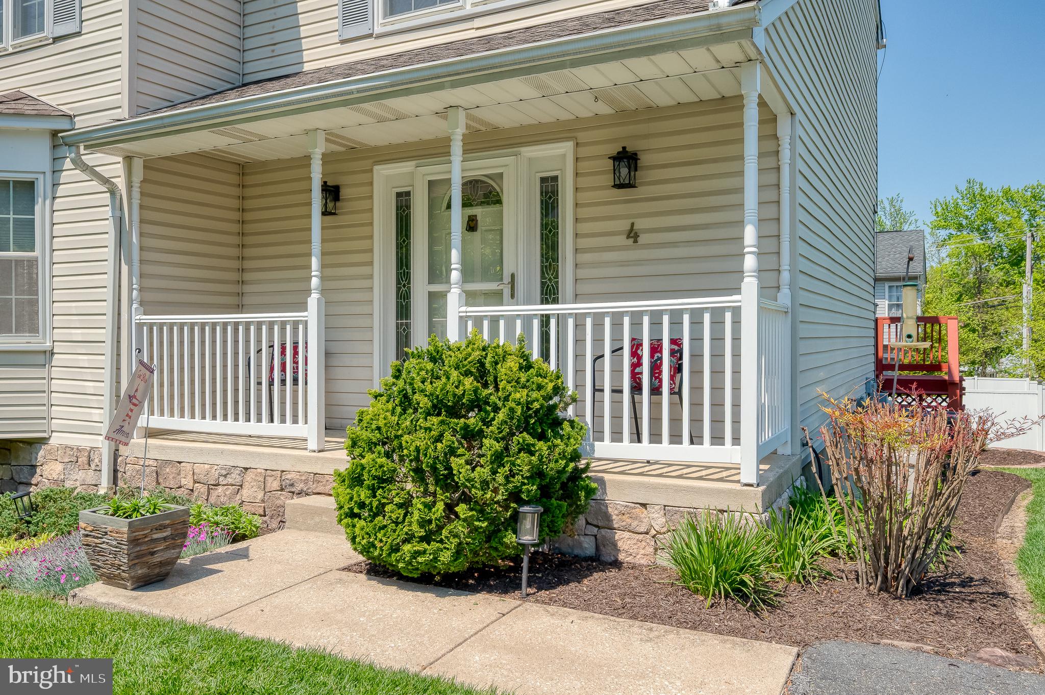 4 Kings Place Nottingham, MD 21236 - Photo 54 of 55 Charming Front porch