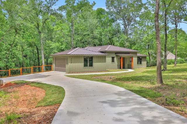 $624,900 | 777 South Cape Royale Drive, Coldspring, TX 77331