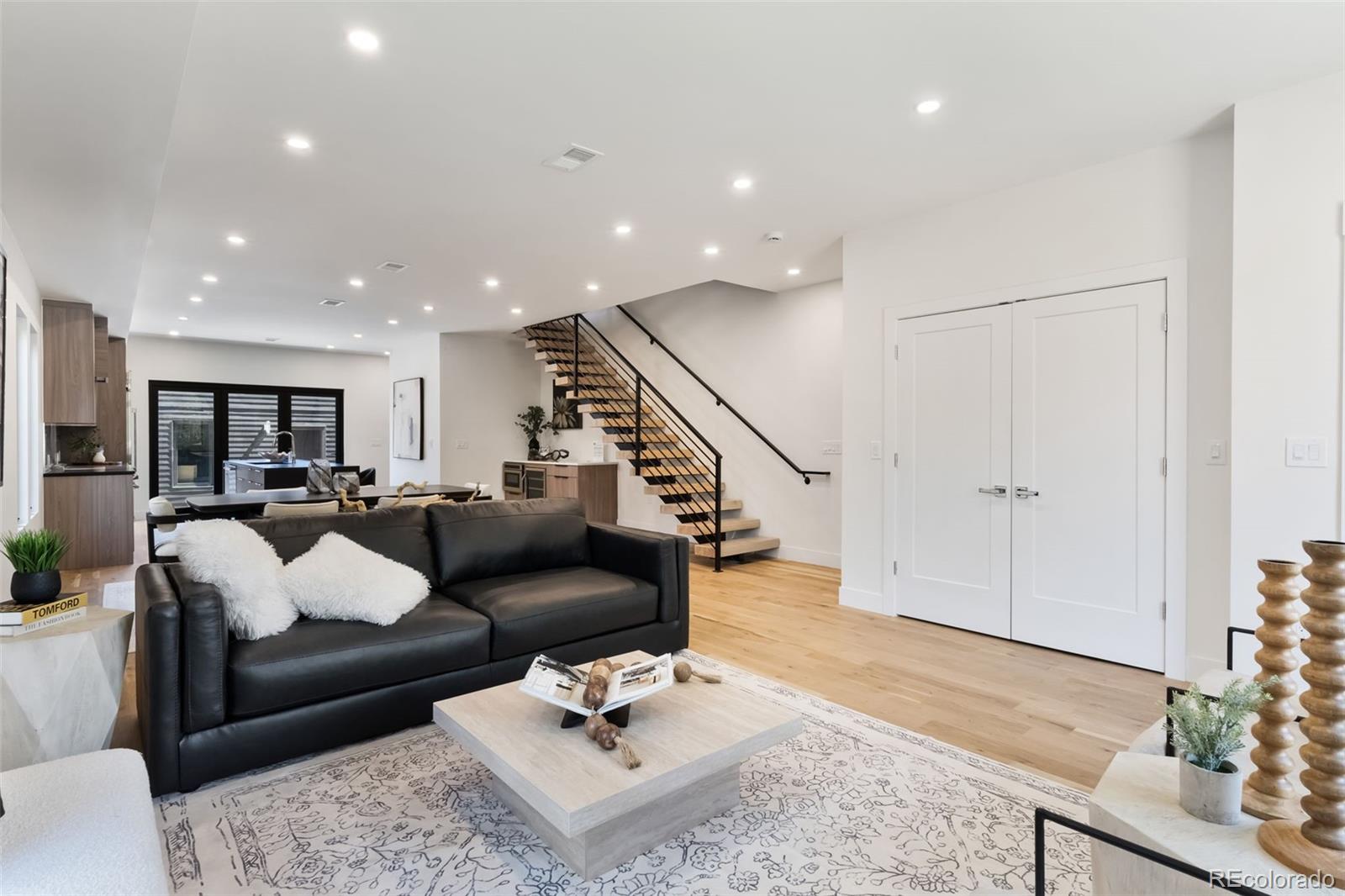 1446 Stuart Street Denver, CO 80204 - Photo 4 of 33