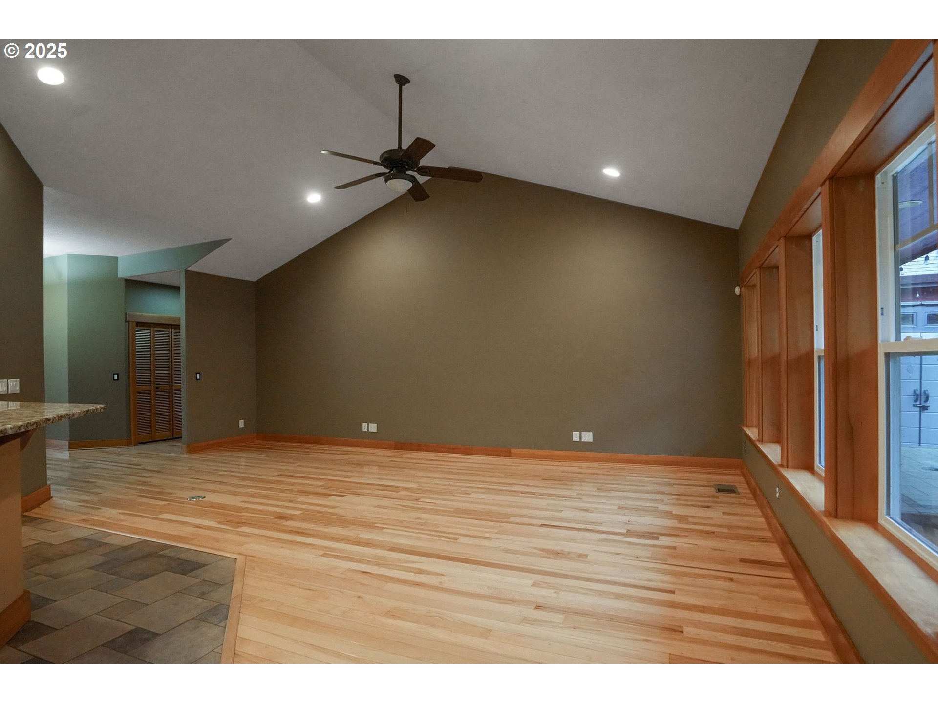 320 Tillicum Silverton, OR 97381 - Photo 19 of 48