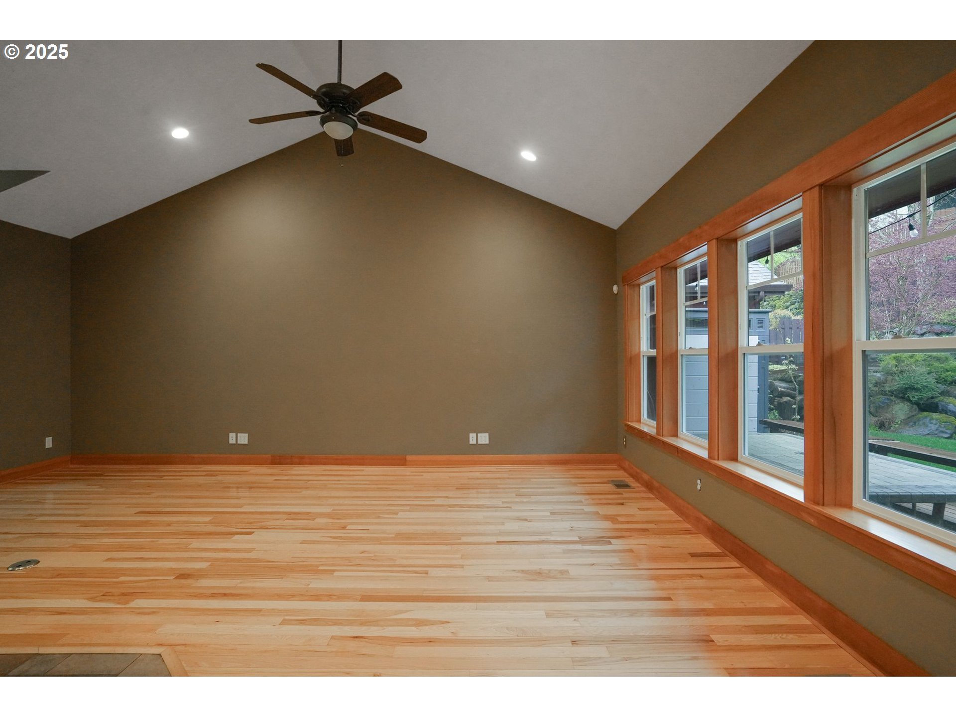 320 Tillicum Silverton, OR 97381 - Photo 20 of 48