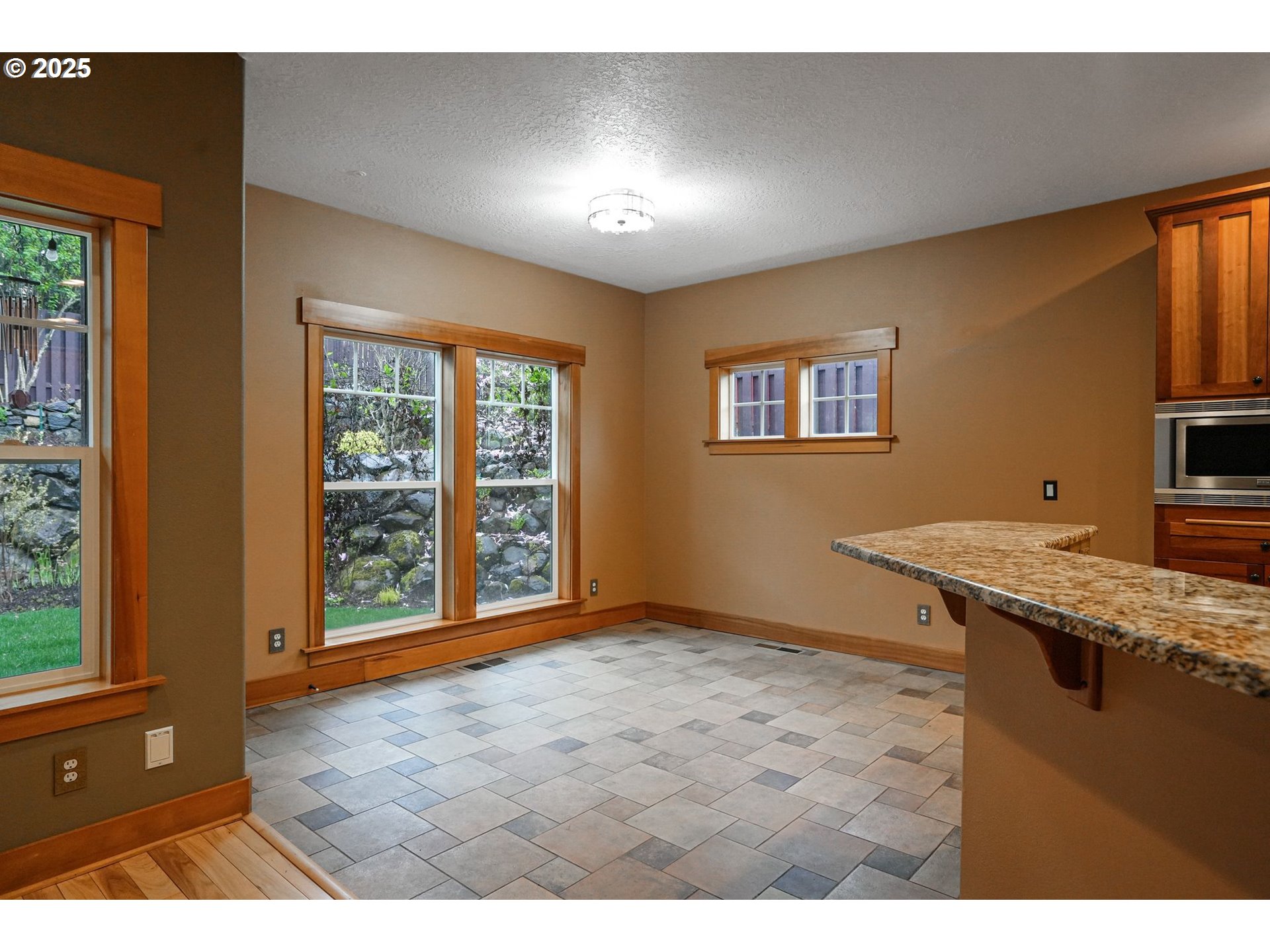 320 Tillicum Silverton, OR 97381 - Photo 21 of 48