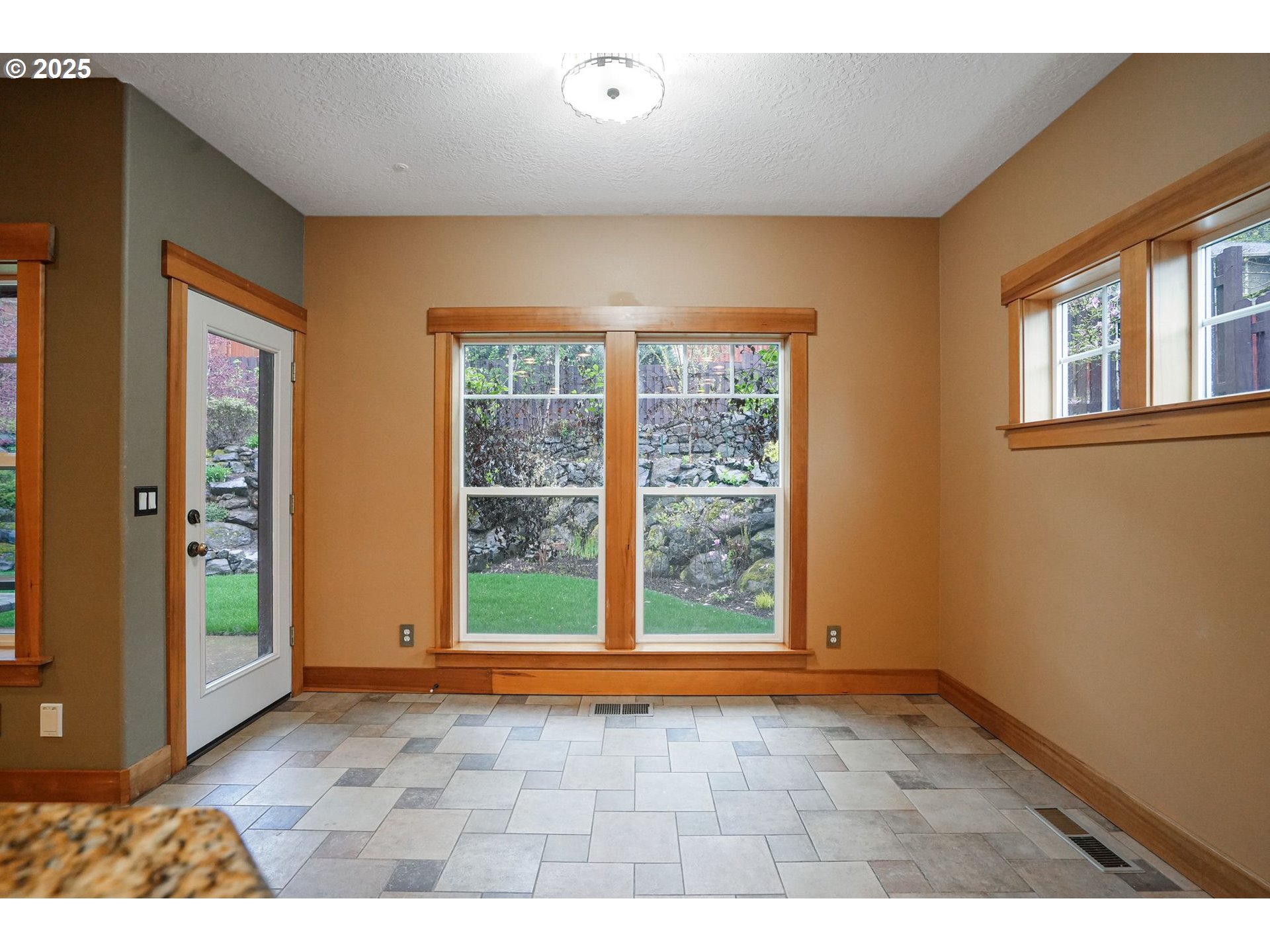 320 Tillicum Silverton, OR 97381 - Photo 22 of 48