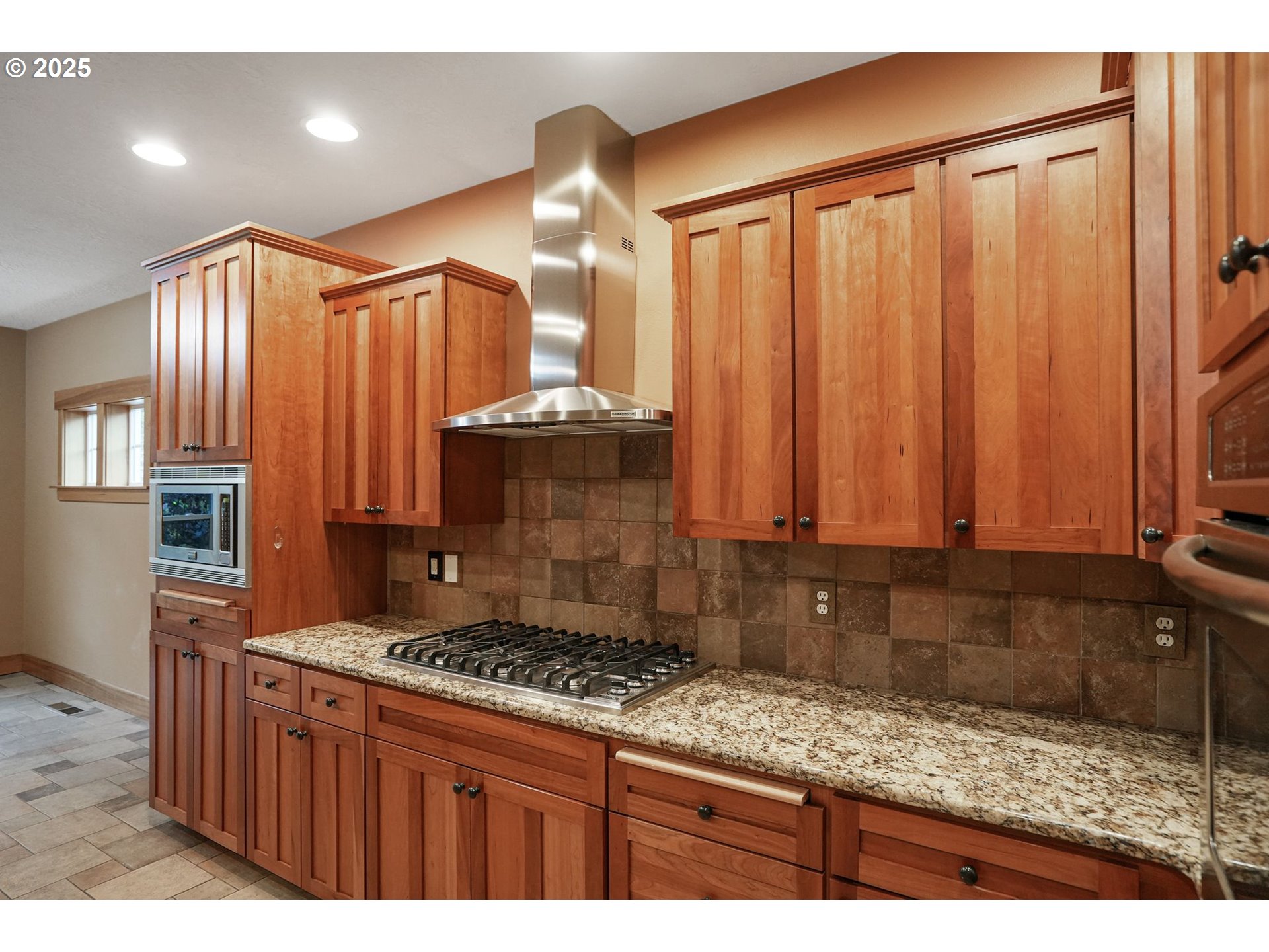 320 Tillicum Silverton, OR 97381 - Photo 27 of 48