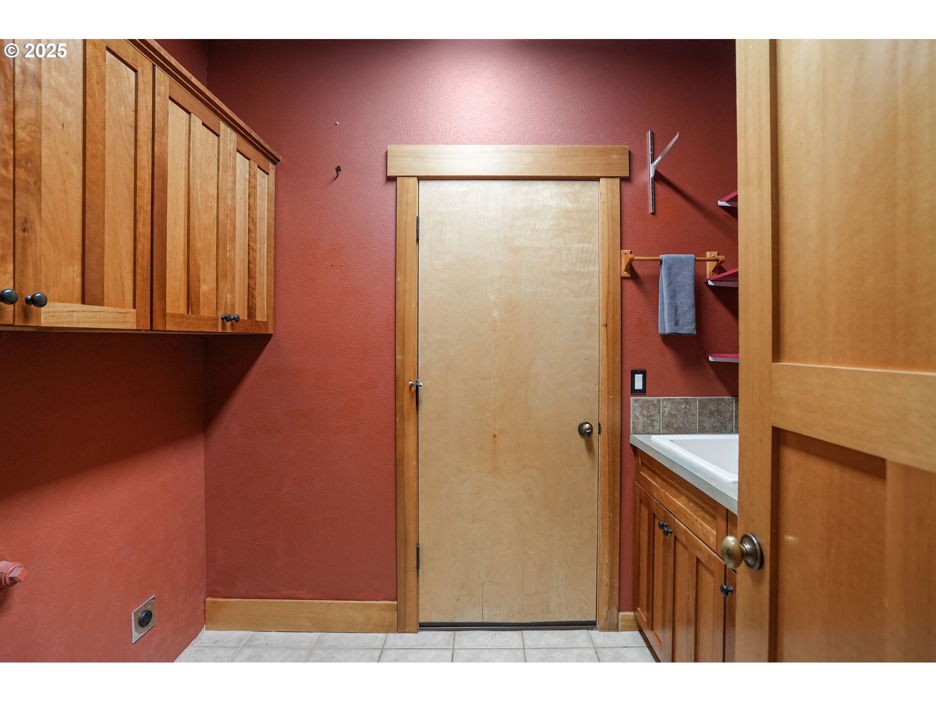 320 Tillicum Silverton, OR 97381 - Photo 31 of 48