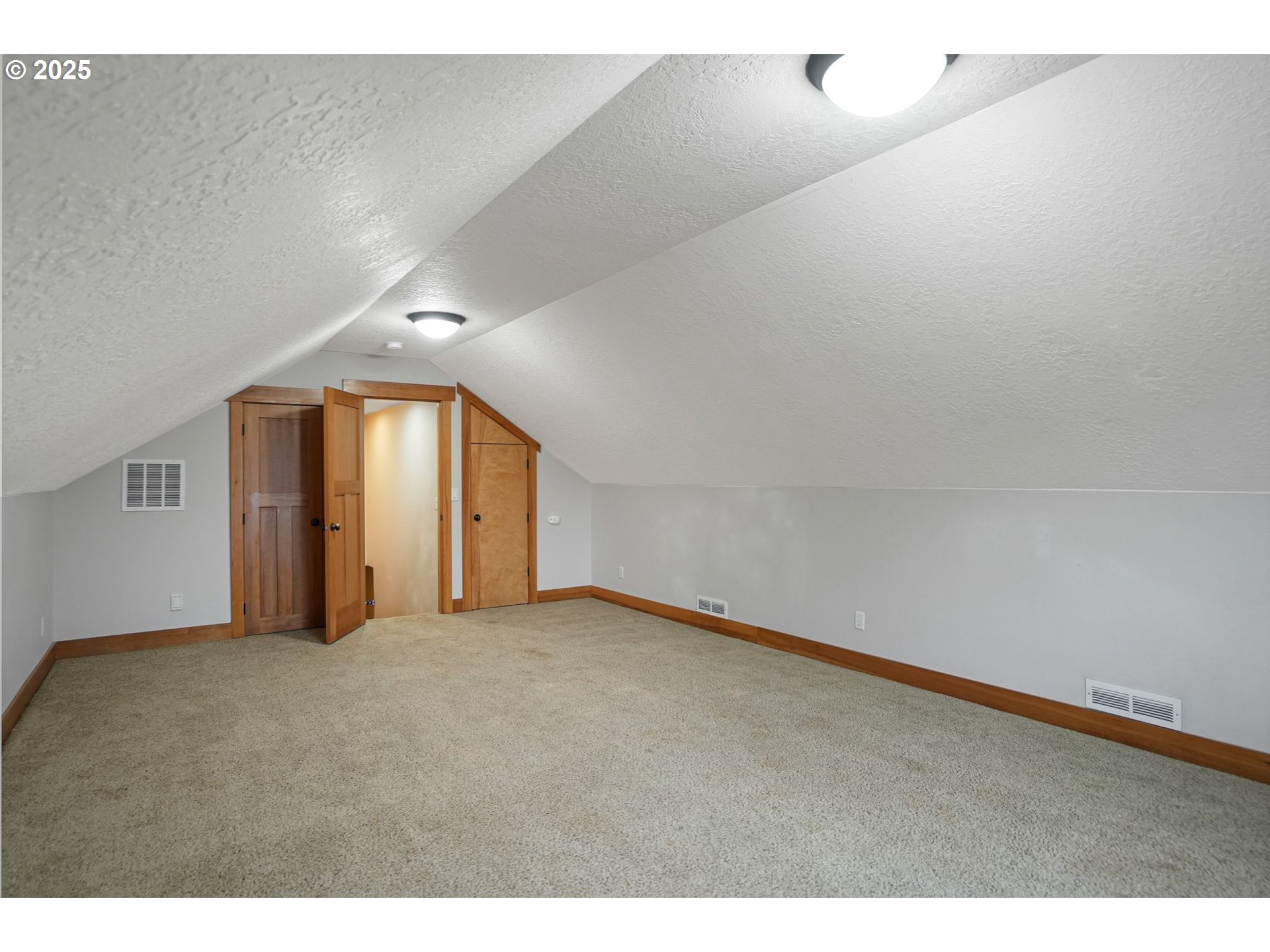 320 Tillicum Silverton, OR 97381 - Photo 44 of 48