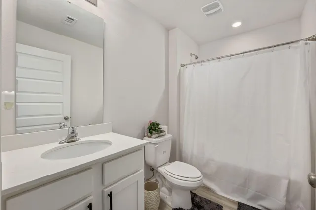 $2,250 | 4735 Airmen Drive, Crestview, FL 32539