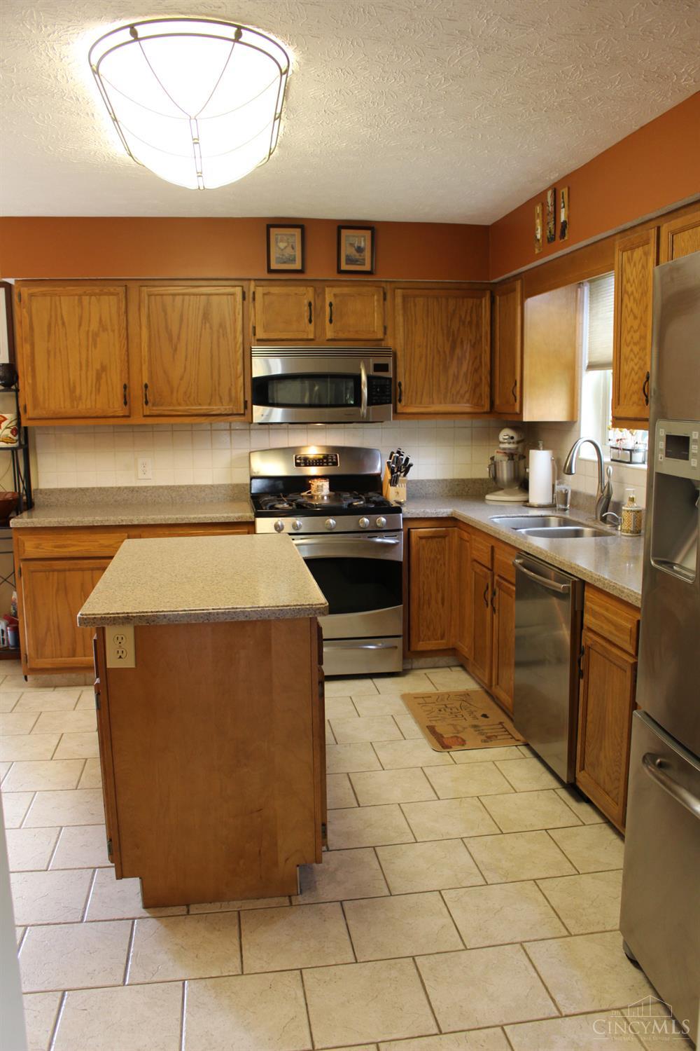 6529 Yankee Road Middletown, OH 45044 - Photo 12 of 56