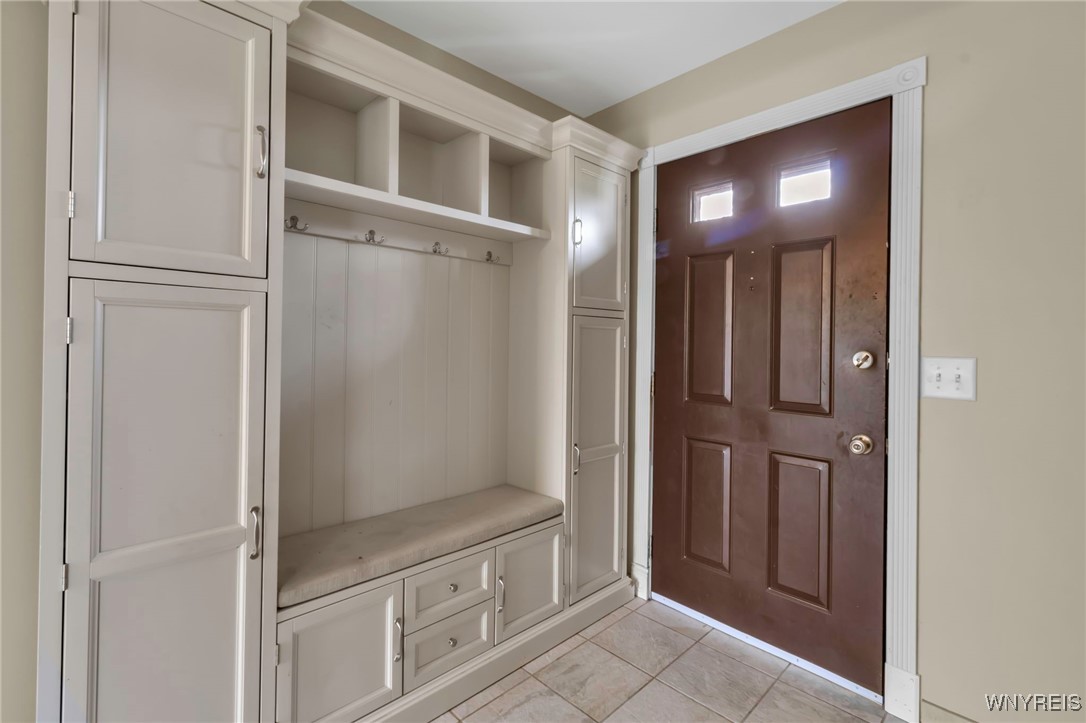 5653 Keck Road Lockport Town, NY 14094 - Photo 15 of 50