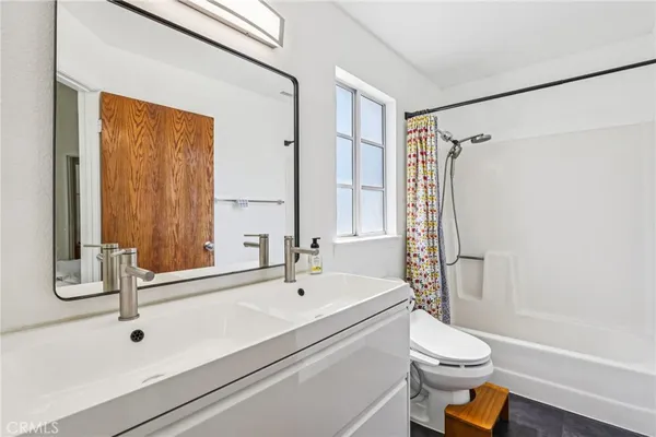 $580,000 | 26127 Frampton Avenue, Unit E, Harbor City, CA 90710