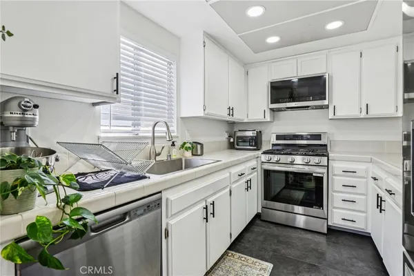 $580,000 | 26127 Frampton Avenue, Unit E, Harbor City, CA 90710