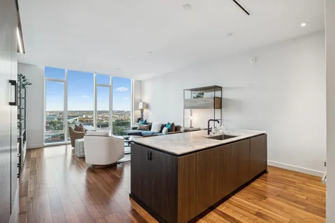 $1,400,000 | 160 2nd Avenue South, Unit 1903, Nashville, TN 37201