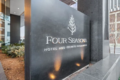 $1,400,000 | 160 2nd Avenue South, Unit 1903, Nashville, TN 37201