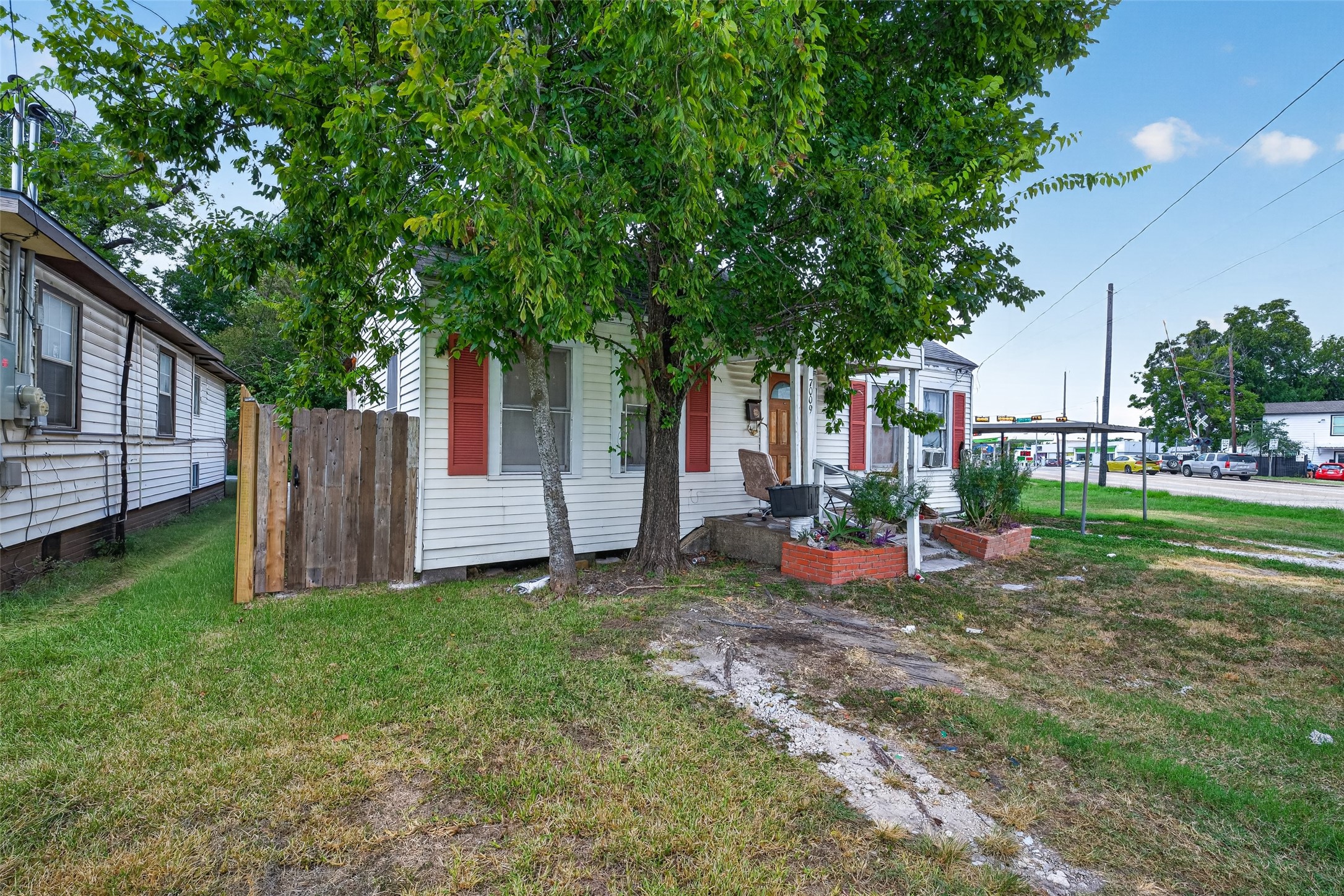 7009 Myrtle Street Houston, TX 77087 - Photo 4 of 8 Gallery Image 4