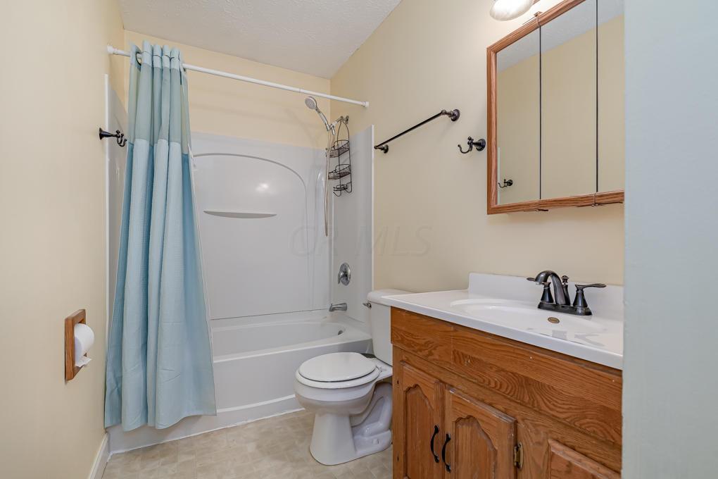 345 Gosfield Gate Road Westerville, OH 43081 - Photo 11 of 14
