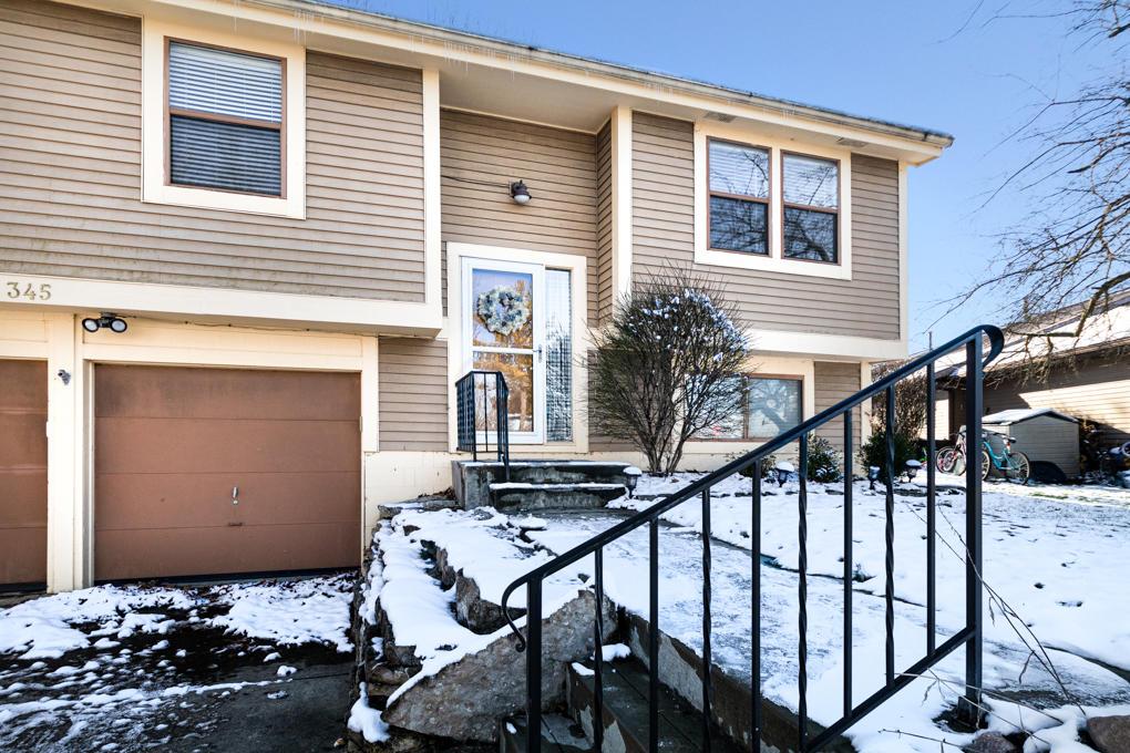 345 Gosfield Gate Road Westerville, OH 43081 - Photo 2 of 14