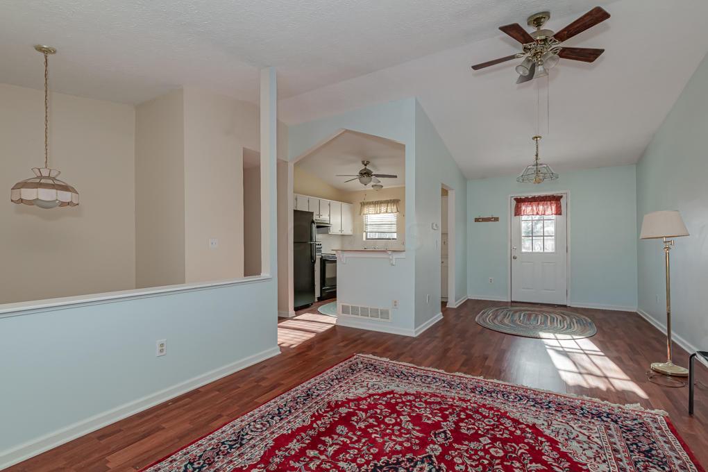 345 Gosfield Gate Road Westerville, OH 43081 - Photo 3 of 14