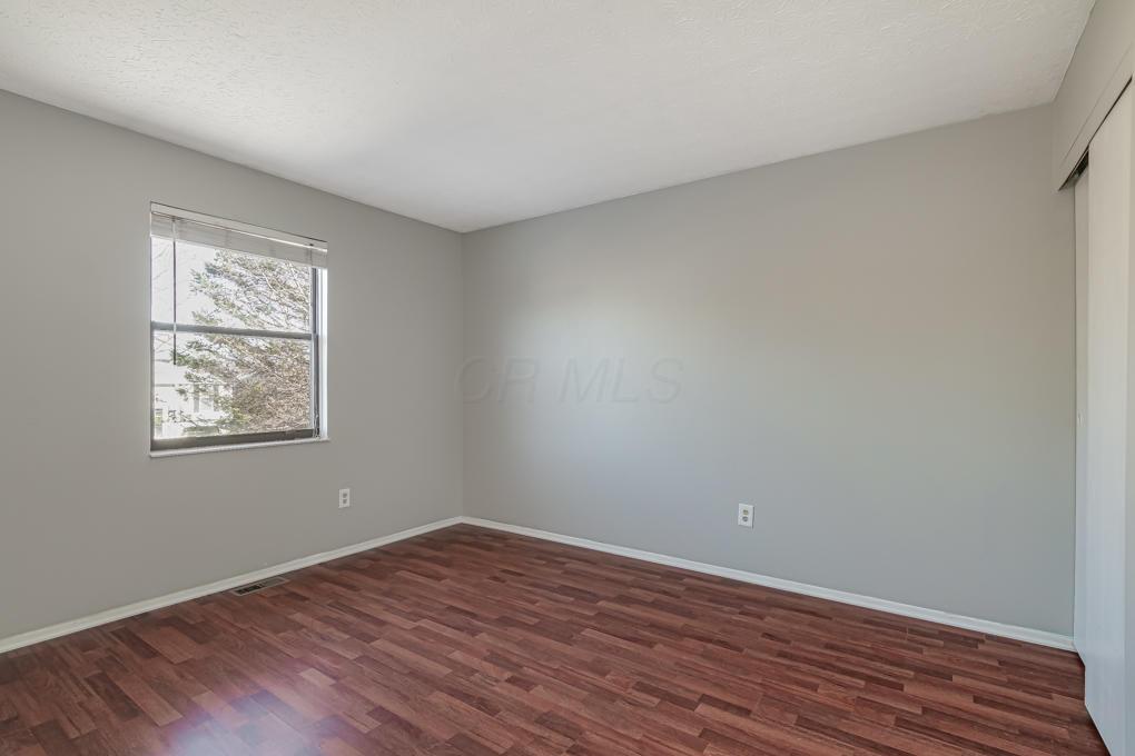 345 Gosfield Gate Road Westerville, OH 43081 - Photo 9 of 14