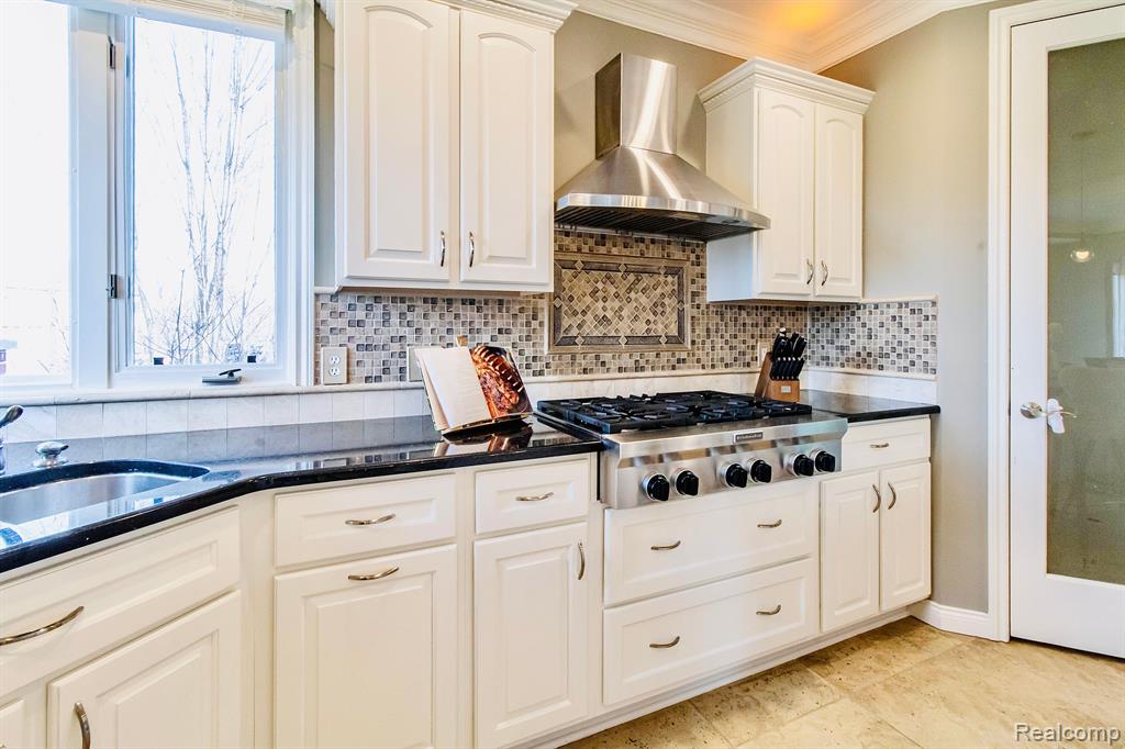 1444 Traceky Rochester Hills, MI 48306 - Photo 18 of 65