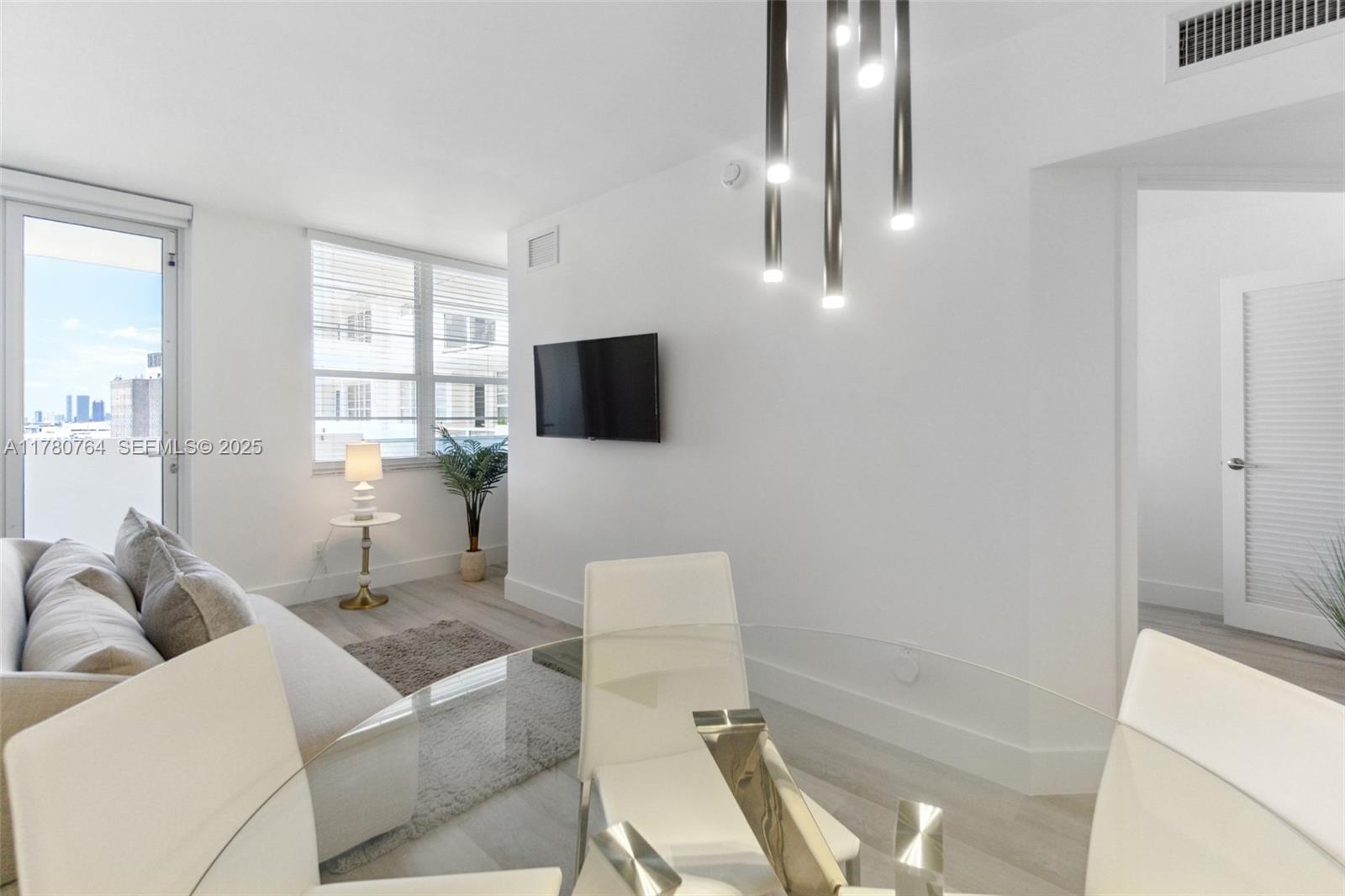 100 Lincoln Road, Unit 1218 Miami Beach, FL 33139 - Photo 2 of 27 Photo 2