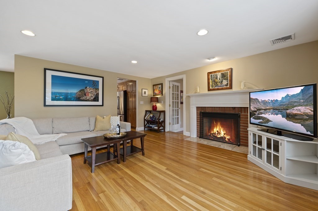 30 Birch Road Andover, MA 01810 - Photo 4 of 39 Gallery Image 4