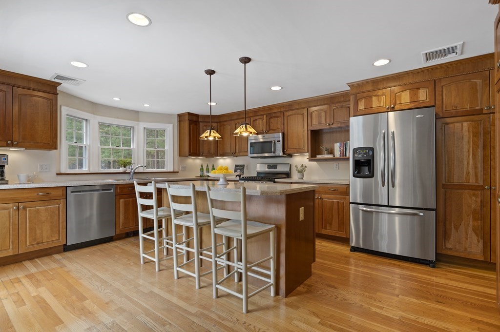 30 Birch Road Andover, MA 01810 - Photo 8 of 39 Gallery Image 8
