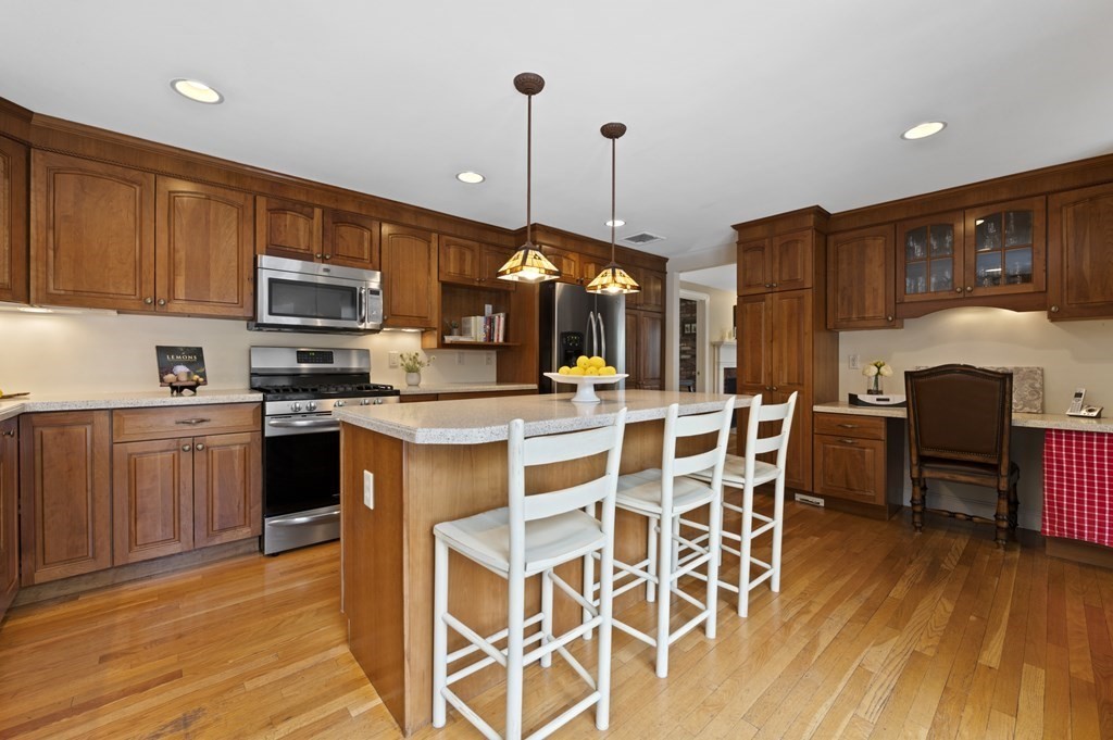 30 Birch Road Andover, MA 01810 - Photo 9 of 39 Gallery Image 9