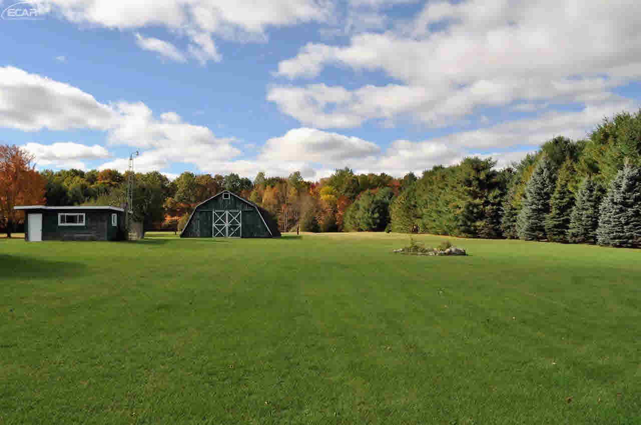 8291 Morrish Road Flushing, MI 48433 - Photo 27 of 32 21230330-26.JPG