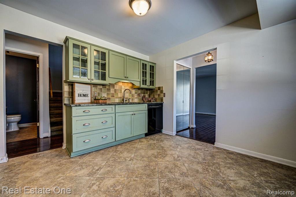 1406 Crescent Lane Rochester Hills, MI 48306 - Photo 20 of 49