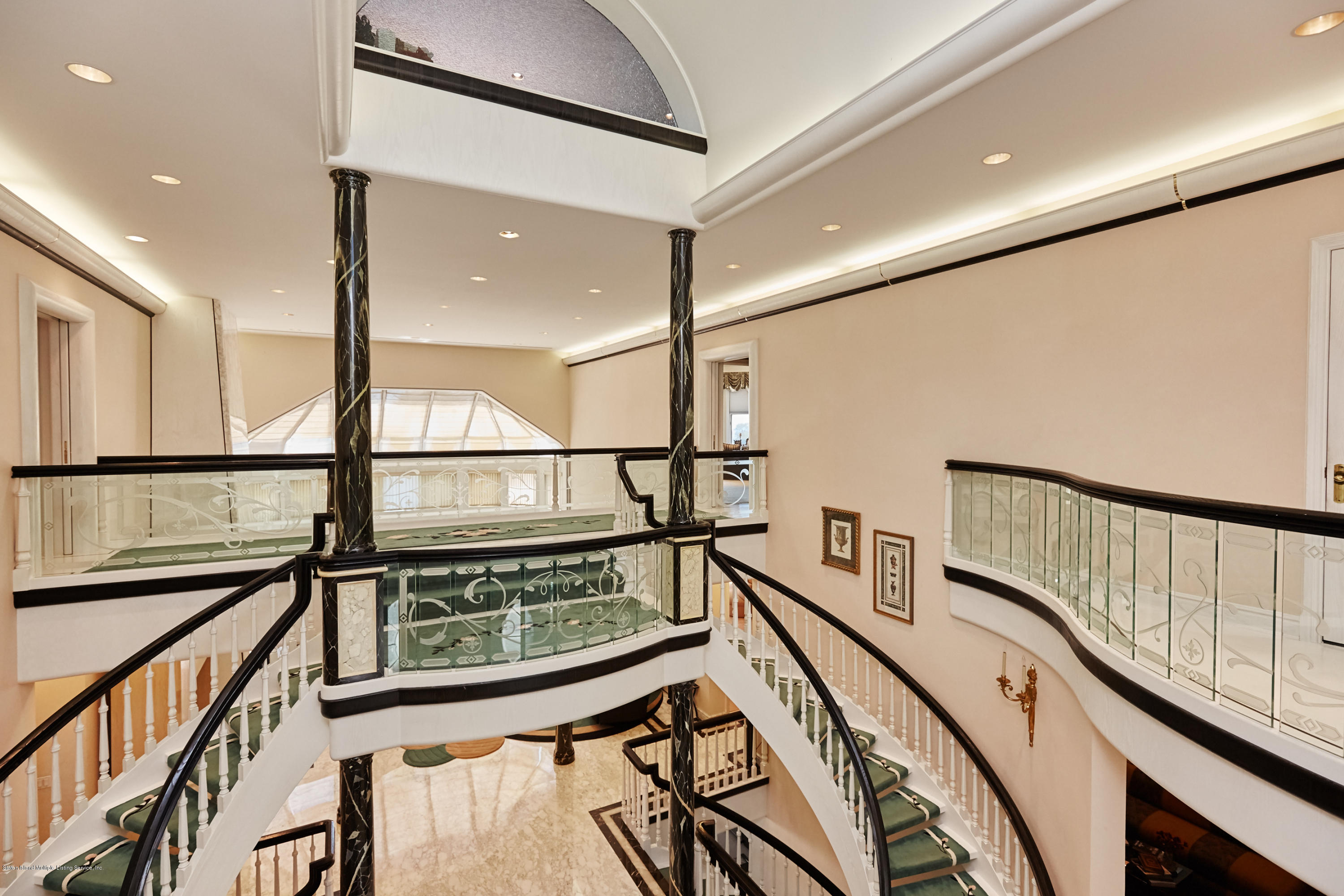 95 Circle Road Staten Island, NY 10304 - Photo 8 of 42