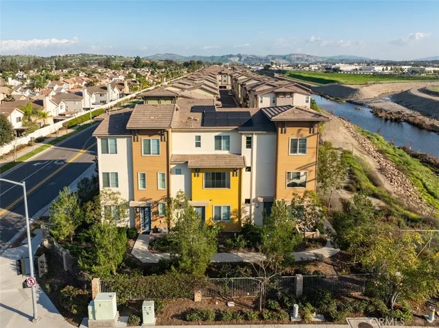 $3,300 | 1038 Savi Drive, Unit 101, Corona, CA 92878