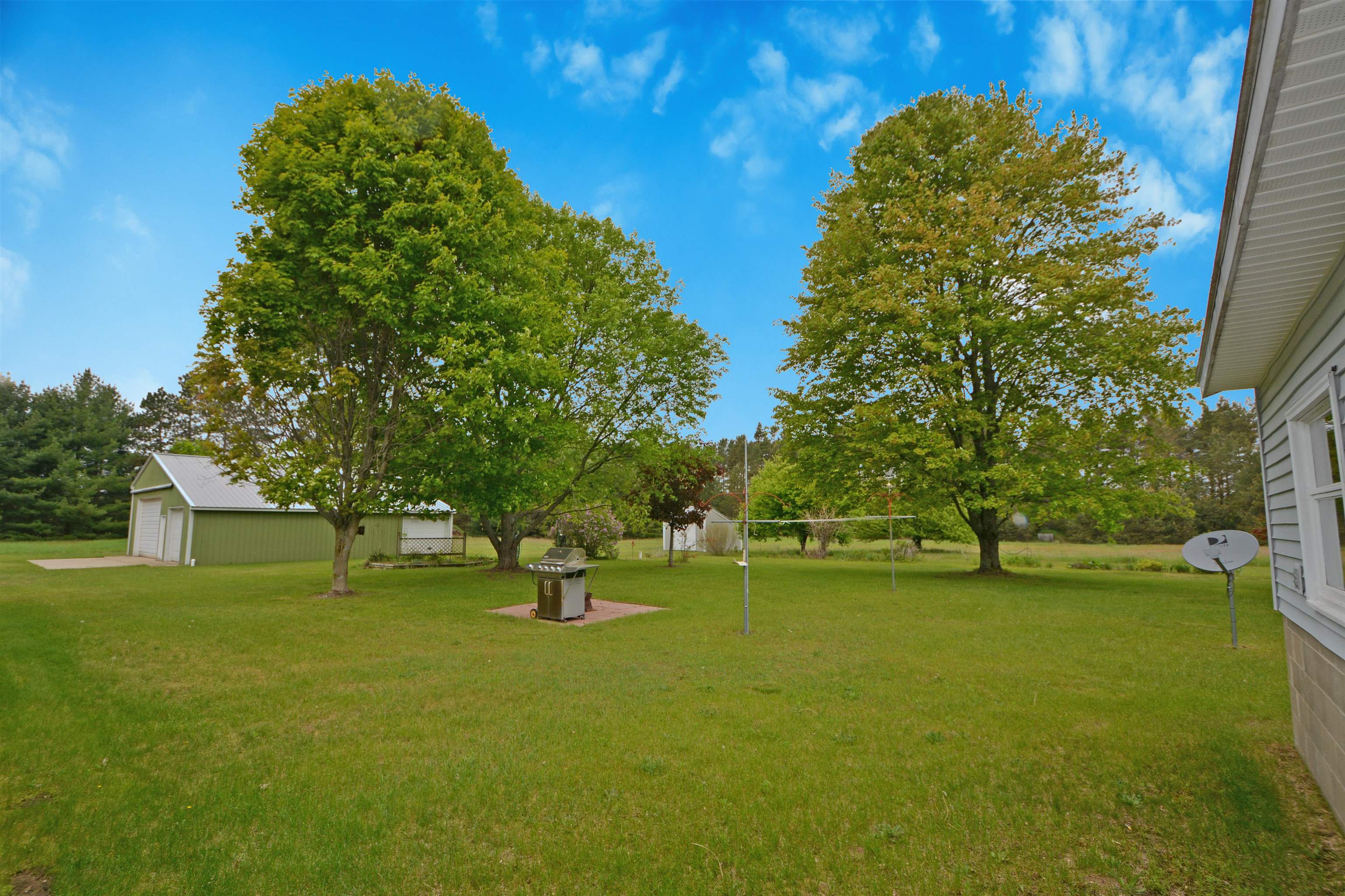13296 Cinder Road Beulah, MI 49617 - Photo 39 of 49 1900353-38.JPG